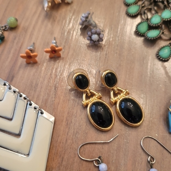 Earring Lot 20 Pierced Earrings - Picture 7 of 12